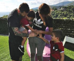 Messi sớm tiết lộ tên con trai thứ ba
