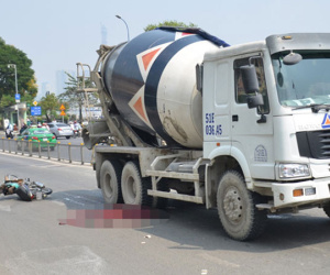 Xe bồn cán chết người đàn ông giữa trung tâm Sài Gòn