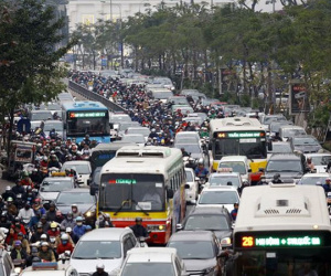Đi lại dịp Tết: CSGT lo 'vỡ trận', khách sợ bị nhồi nhét