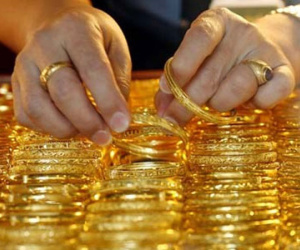 Giá vàng hôm nay 9/2: USD tăng dữ dội, vàng giảm kỷ lục