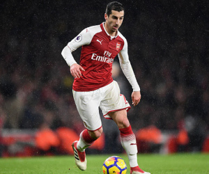 Mkhitaryan chê Mourinho khó tính, ca ngợi Wenger