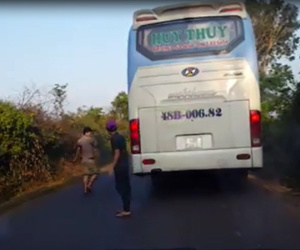 Sẽ sa thải tài xế xe khách bỏ mặc nạn nhân tai nạn