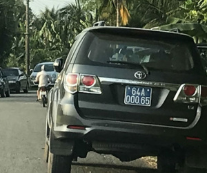 Kiểm điểm lãnh đạo huyện vụ cán bộ dùng xe công đi ăn cưới
