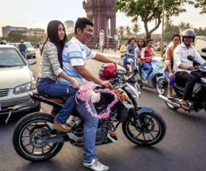 Lễ Tình nhân, cảnh sát Campuchia chặn cửa nhà nghỉ