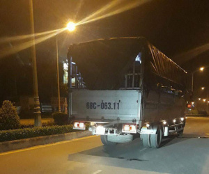 Va chạm với xe tải ngày giáp Tết, 2 thanh niên ở Phú Quốc chết thảm