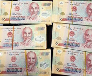 Xem số seri trên tờ tiền biết được tiền giả hay thật?