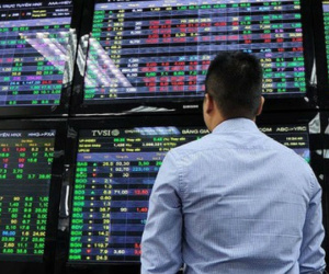 Bật mạnh cuối phiên, chứng khoán kéo lại 5 tỷ USD vốn hóa