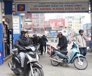 Hà Nội: Nhiều cây xăng chỉ phục vụ 3 giờ trong ngày mùng 1 Tết Nguyên đán
