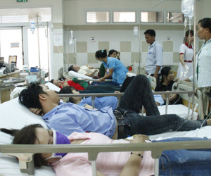 Hàng trăm công nhân nghi ngộ độc thực phẩm trước ngày nghỉ tết