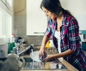 Nỗi buồn khó nói của những người đi giúp việc nhà ngày Tết