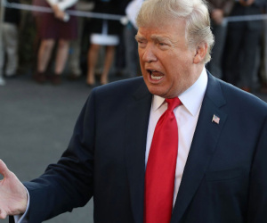 'Trump sốc khi hay tin trợ lý bạo hành vợ cũ'