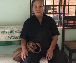 'Hiệp sĩ' bắt giữ nghi phạm vào tiệm vàng ăn trộm