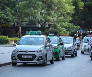 Taxi hét giá 150.000 đồng cho 3 km, shipper 'chảnh' không nhận khách