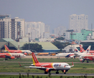 Hàng loạt chuyến bay không thể cất hạ cánh