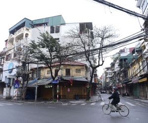 Hà Nội khác lạ sáng mùng 1 tết