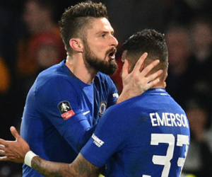 Giroud lập công trong chiến thắng của Chelsea ở FA Cup