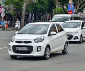 Méo mặt đi Uber, Grab ngày Tết vì giá cước cao ngất
