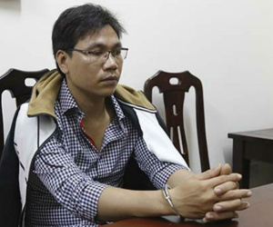 Đối tượng truy nã đưa vợ con về quê ăn Tết thì bị tóm