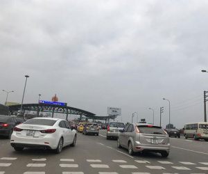 Cao tốc Pháp Vân- Cầu Giẽ vào Hà Nội ùn tắc hàng km
