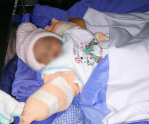 Bé gái sơ sinh bị người mẹ 23 tuổi bỏ rơi tại bệnh viện ngày Tết