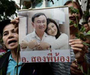 Anh em cựu thủ tướng Yingluck xuất hiện tại Singapore