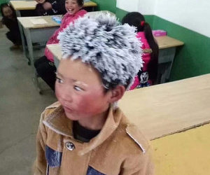 'Con chỉ mong mẹ sớm quay về': Ước muốn duy nhất ngày đầu năm mới của 'cậu bé băng giá' lay động cộng đồng mạng