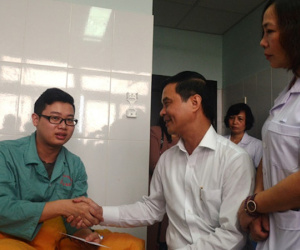Công an ráo riết truy bắt kẻ hành hung 2 bác sĩ ở Yên Bái