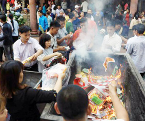 Ông bà tổ tiên không nhận được gì khi chúng ta đốt vàng mã