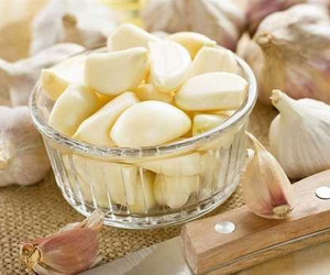 Tỏi rất tốt nhưng mỗi ngày bạn 'được phép' ăn mấy tép: Đừng tưởng ăn càng nhiều càng bổ!