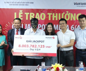 Trúng jackpot 'khủng' nhờ lộc từ… người ông quá cố