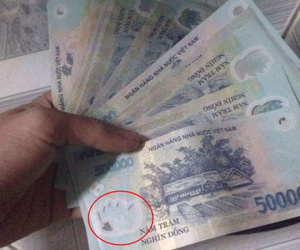 Đổi 1 triệu tiền thật lấy 12 triệu tiền giả bằng... khăn ướt