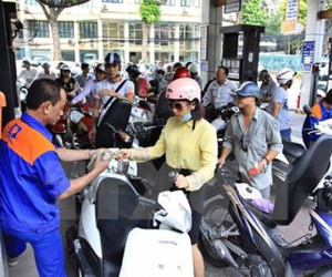 Dân nộp hàng chục ngàn tỷ thuế xăng dầu, tiêu hết vào đâu?