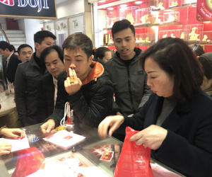Giá vàng hôm nay 25/2: Đón vía Thần tài, vàng tăng cao