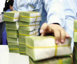 Lùi thời hạn đóng tài khoản không đủ tư cách pháp nhân
