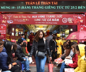 Ngày Thần Tài: 80% lượng người đến mua vàng, chỉ 20% tới bán