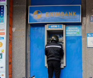 Khách hàng mất 245 tỷ, Eximbank cũng ‘bốc hơi’ hơn 700 tỷ vốn hóa