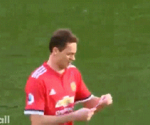 Mourinho viết gì trong mảnh giấy được Bailly 'tuồn' vào cho Matic?