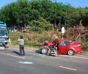Nhà xe gửi lời xin lỗi và đăng tải camera hành trình khoảnh khắc va chạm kinh hoàng gây nhiều tranh cãi