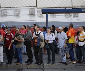 Tình cảnh đi làm còn tốn tiền hơn ngồi nhà ở Venezuela