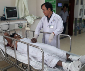 Giàn giáo chạm vào lưới điện trung thế, 1 người chết, 2 người bị bỏng
