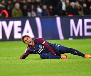 Neymar bị gãy xương bàn chân, hết hy vọng đấu Real