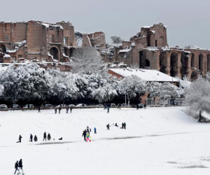 'Quái vật phương Đông' mang tuyết hiếm đến Rome