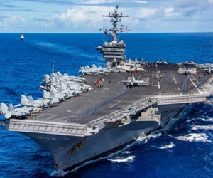 Tranh cãi việc tàu sân bay Mỹ USS Carl Vinson vào Biển Đông