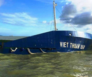 Đắm tàu, 2 mẹ con chết đuối thương tâm dưới dòng sông Cầm