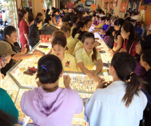 Diễn biến 'lạ' trên thị trường vàng, vàng 9999 đắt hơn SJC