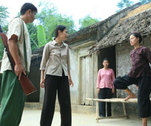 Hai diễn viên tát nhau trong 'Thương nhớ ở ai' lại tố nhau 'giả tạo'