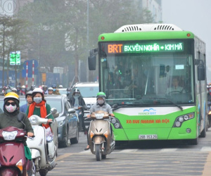 Không cần đề xuất, các phương tiện vẫn 'ùn ùn' đi vào làn BRT