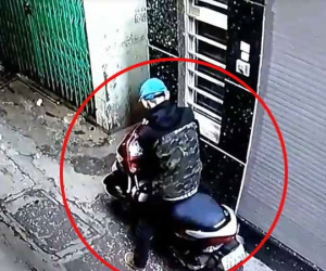 Video: Trộm vào ngõ phố bẻ khóa 'cuỗm' xe máy nhanh như chớp