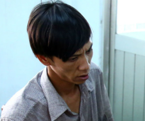 Nam thanh niên tráo vàng giả lấy vàng thật