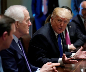 Ông Trump ủng hộ kiểm soát súng, Quốc hội Mỹ choáng váng